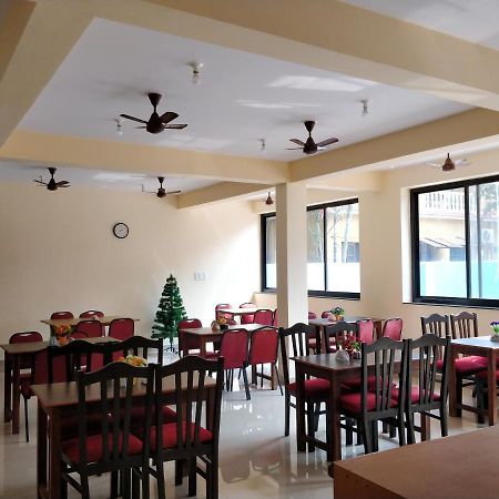 Dom'S Inn Калангут Экстерьер фото