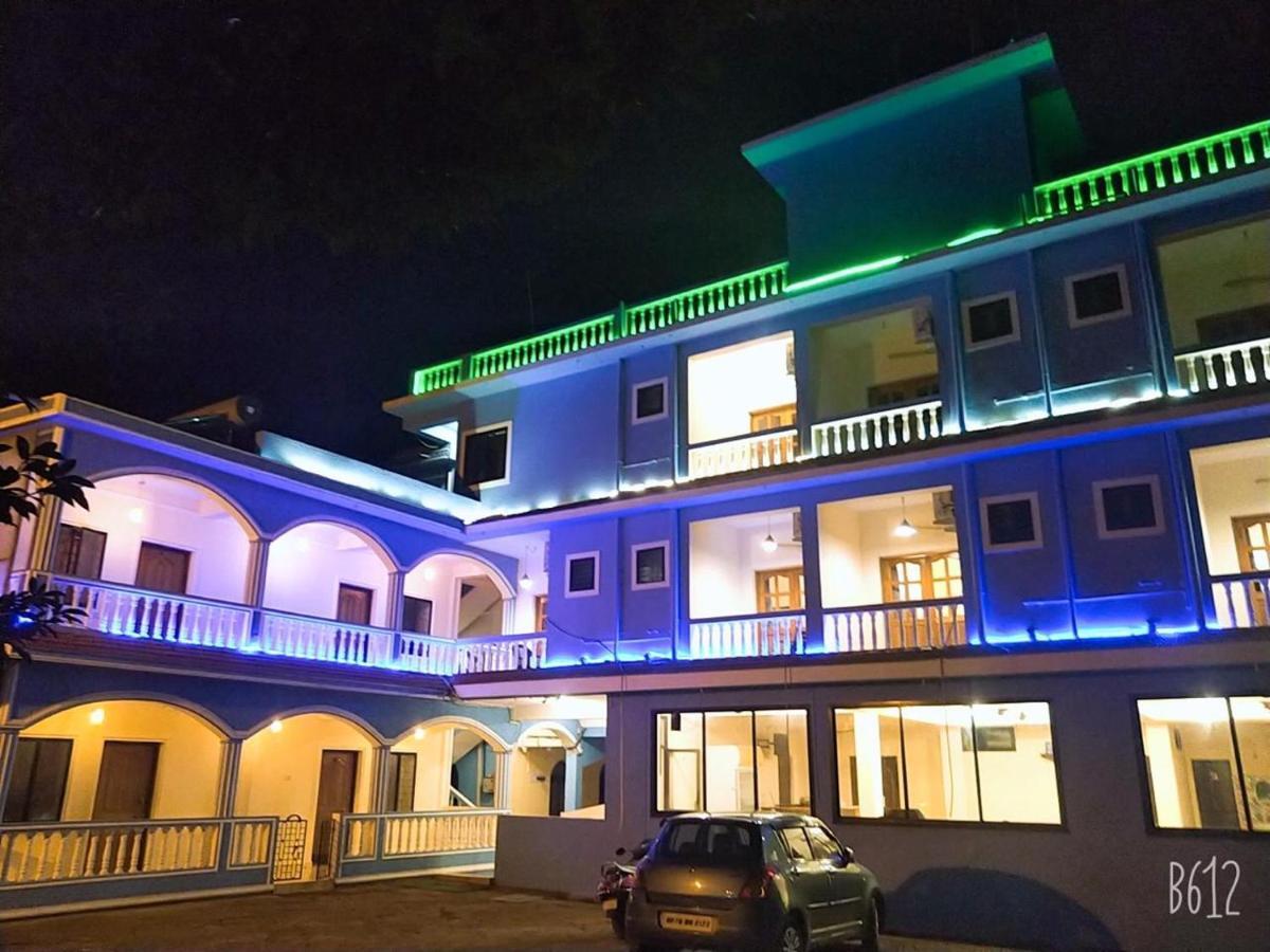 Dom'S Inn Калангут Экстерьер фото